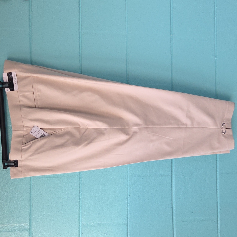 NWT "Rafaella" The Curvy Capri Womans Size 24W/EEEEEG